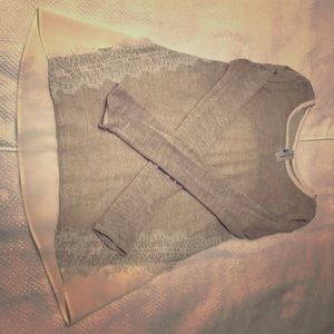 Very cute long sleeve blouse ! 3/$12 💜💛💙